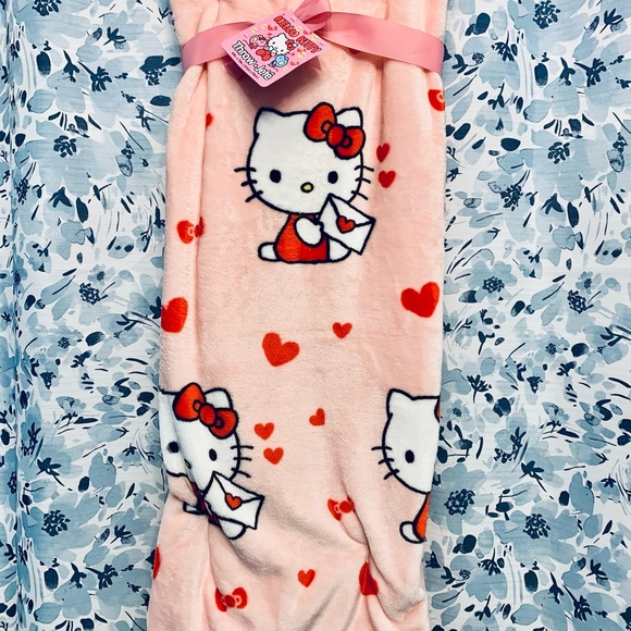 Hello Kitty Other - Hello Kitty Valentines Blanket